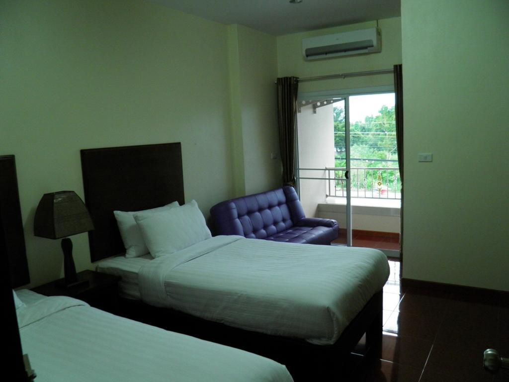 Ruen Narisra Resort Sukhothai Quarto foto