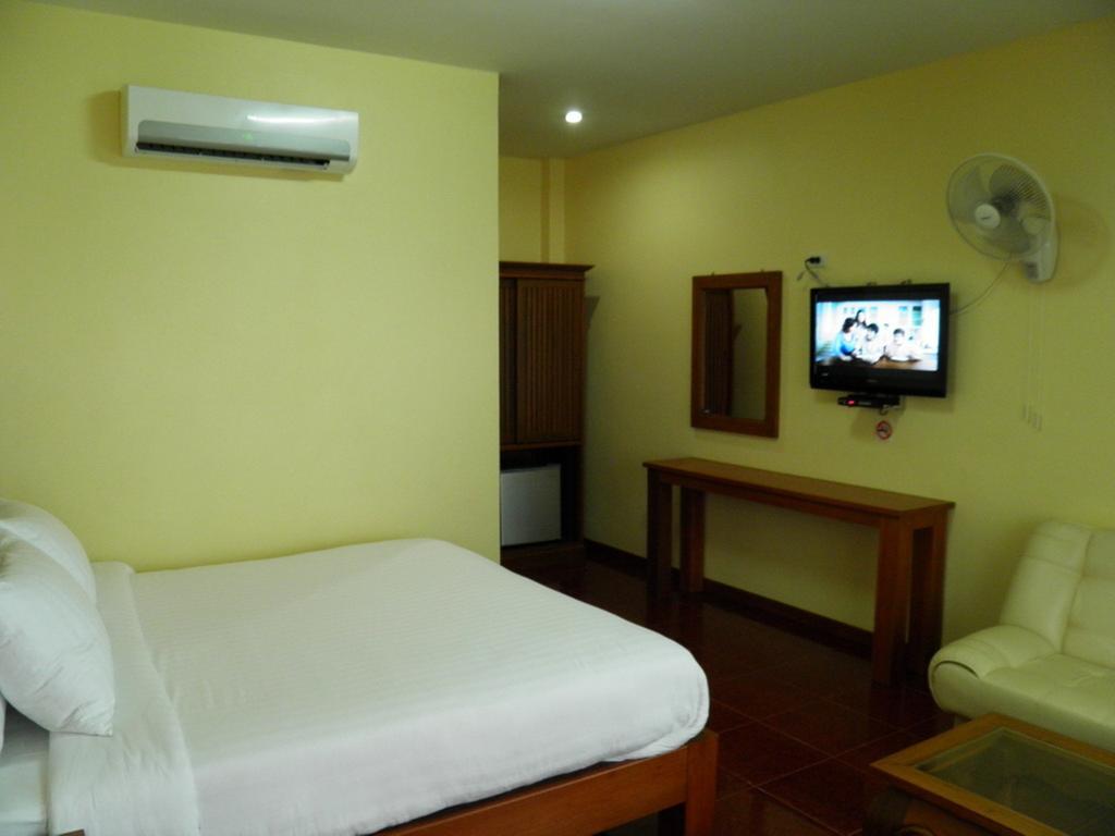 Ruen Narisra Resort Sukhothai Quarto foto