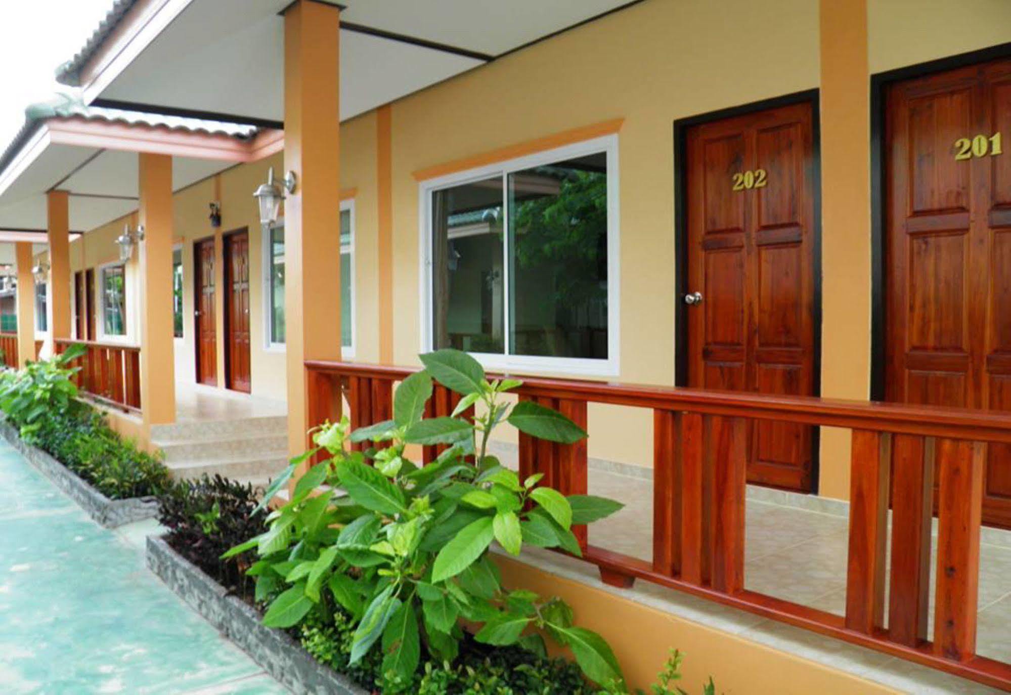 Ruen Narisra Resort Sukhothai Exterior foto